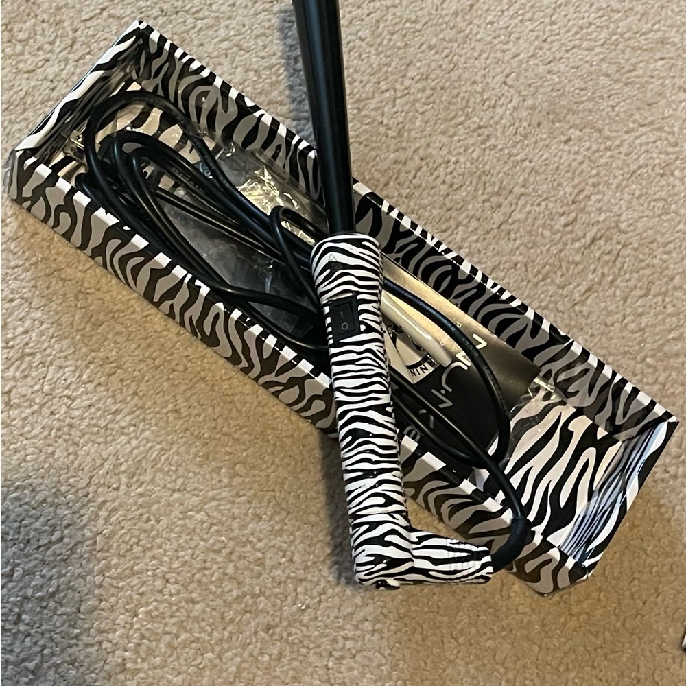 NuMe Zebra Print Hair Curler